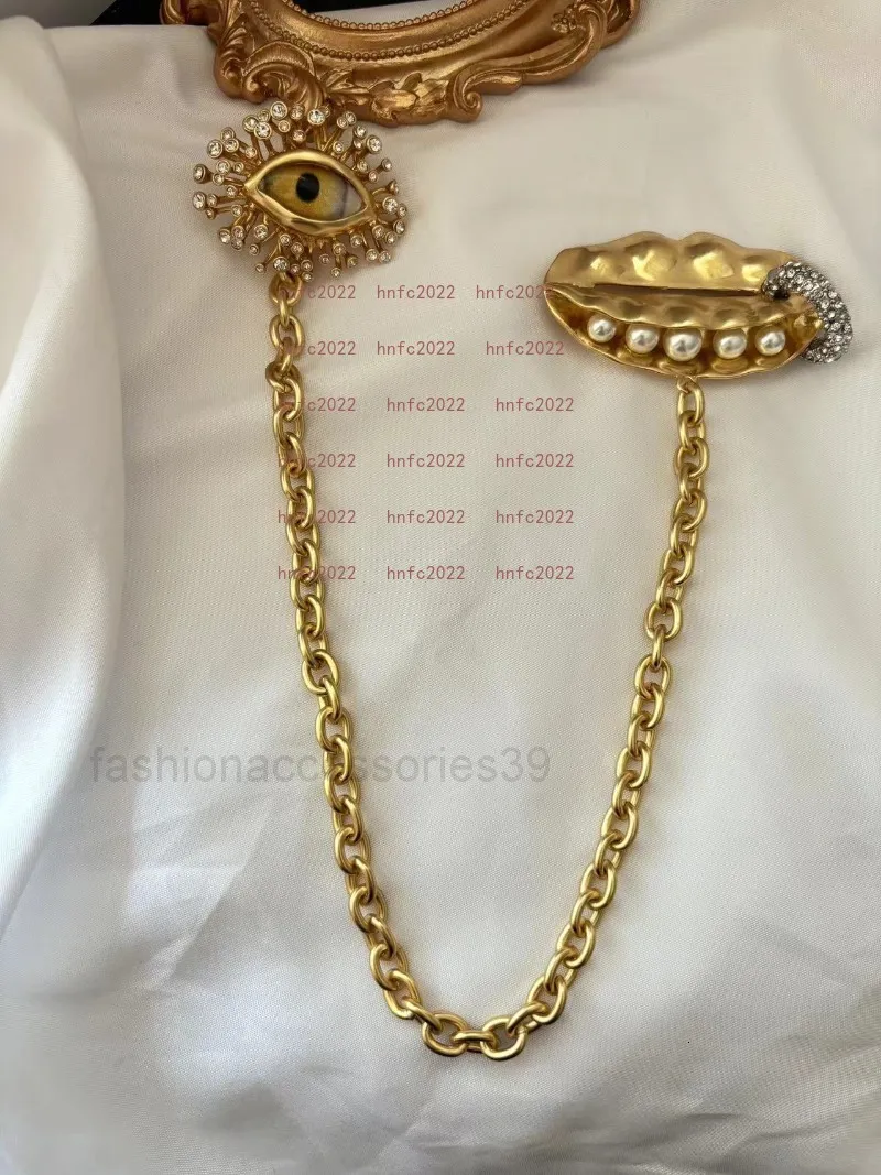 Broche Vintage Fantaisie En Métal - Élégante Et Intemporelle - Occasion Bon état