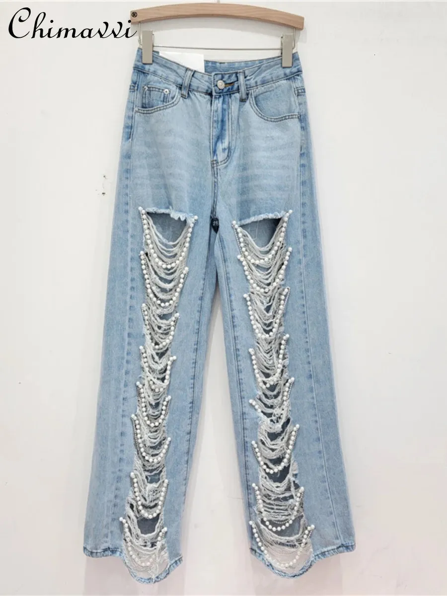 Pesado De La Cintura Alta Con La Cintura Con La Cadena De Perlas - Main Image