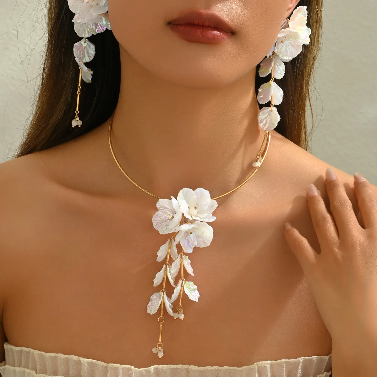 Save Big on Bulk Korean New Earrings Jewelry New Korean Style Women's  Necklace And Jewelry Set Floral Fresh Design Choker Earrings For Women  Best