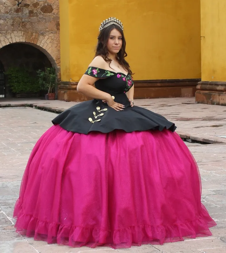 elegant mexican style dresses Elegante Embroidered Mexican Dress Plus Size (XL) / Black main image 0