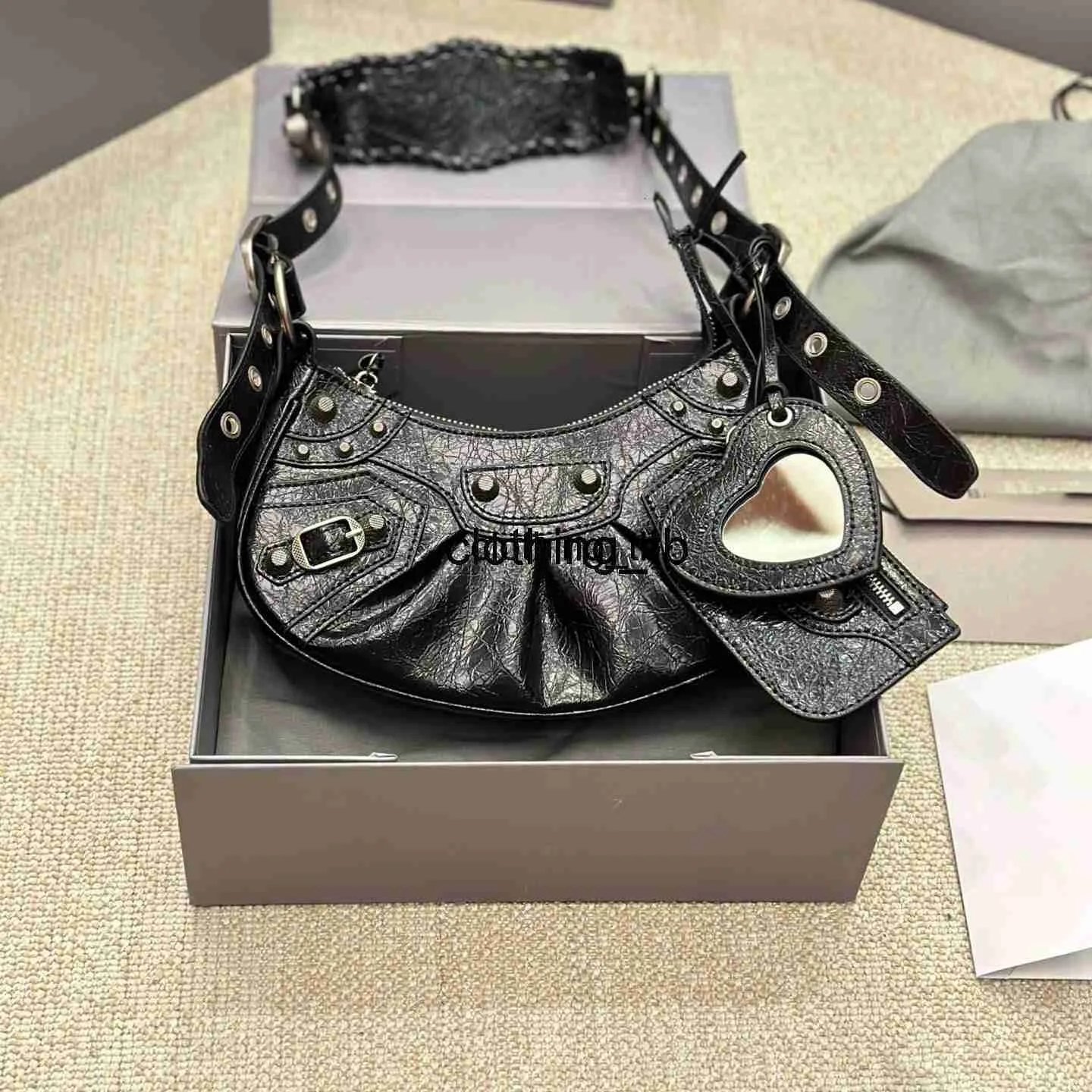 バッグ Y2K leather vintage bag LE CAGOLE 00s Balenciaga Designer Bag Trends of the Early 2000s | TikTok