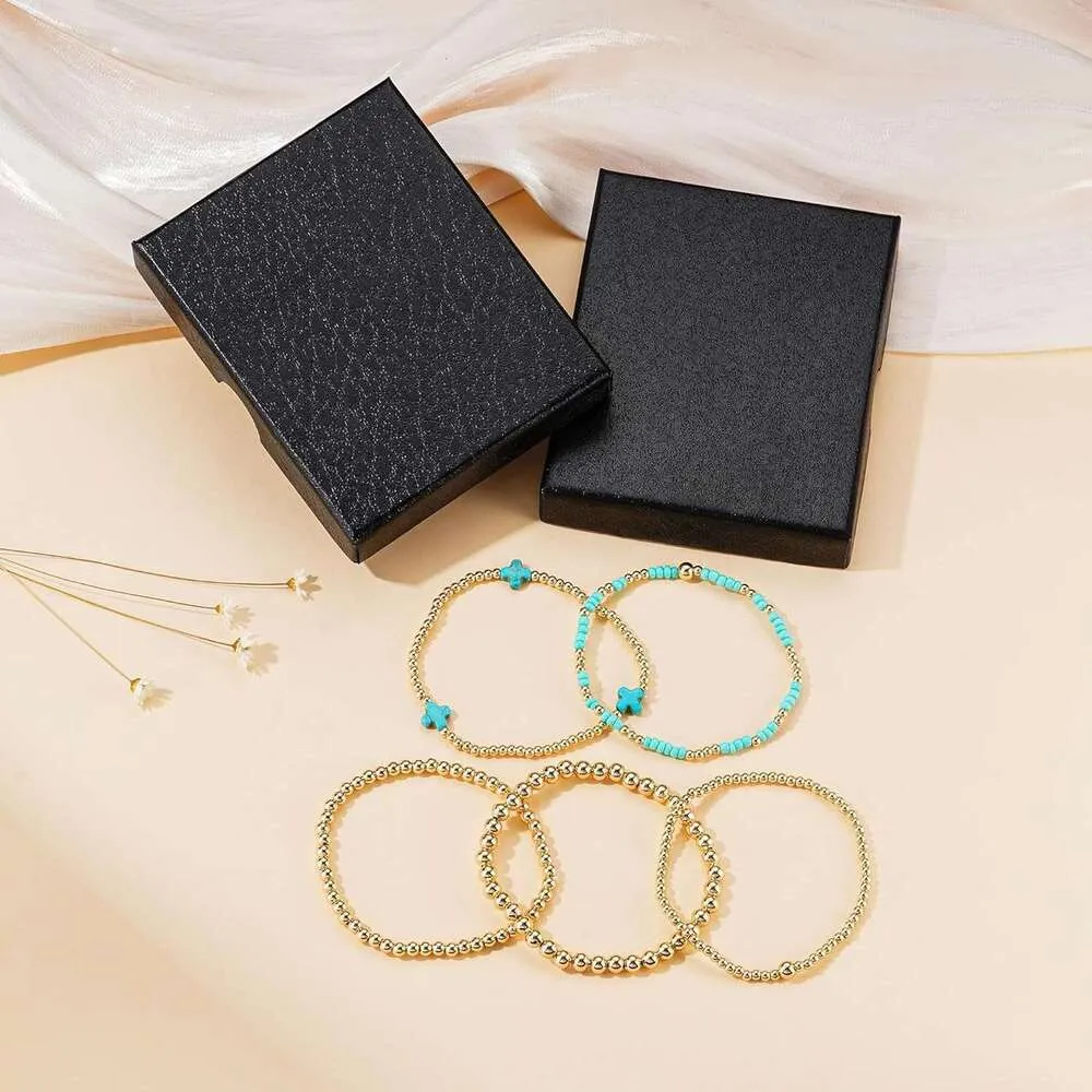 Bracciale dainty con perle di turchese placcato oro 14k donna_voghion.com