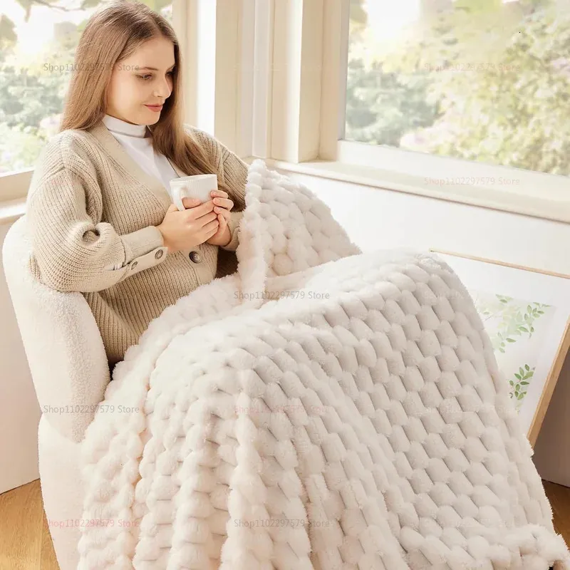Große 3D Wolken Hexagon Jacquard Kuscheldecke ... Von 18,15 €
