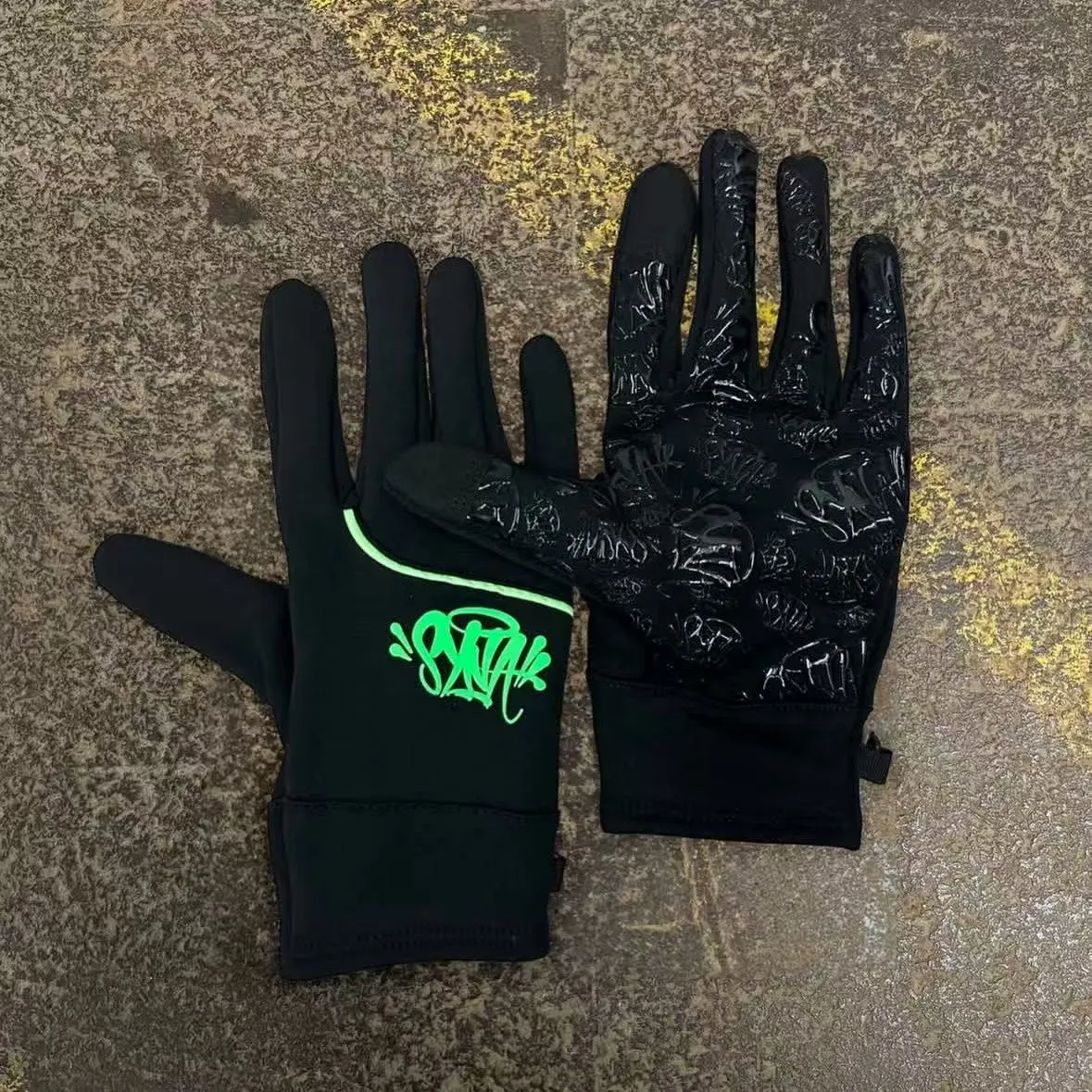 Free Synawrold Five‑Fingers Luxury Designer Gloves – No‑Trace Reflective Winter Gloves