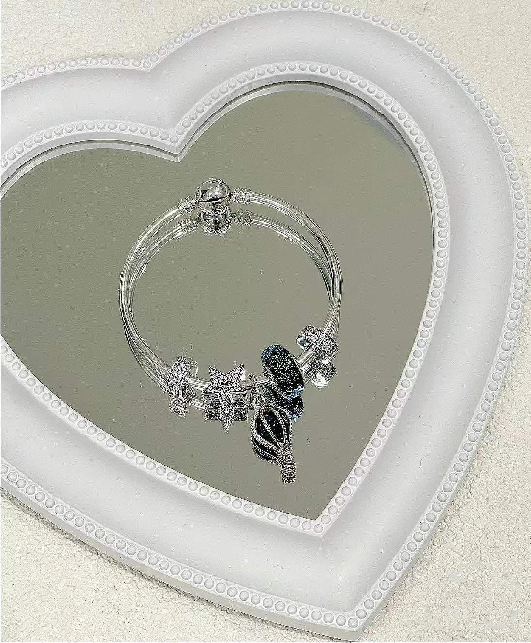 Conjunto de collar y pendientes de oro rosa de 18k con dije de lazo de lujo para mujer. Regalo ideal para San Valentín o Navidad._voghion.com