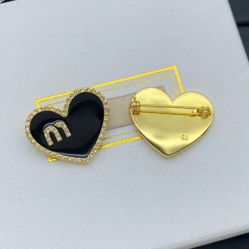 Classic Letter Brooch: Fashionable, Simple Design with Elegant Heart ...