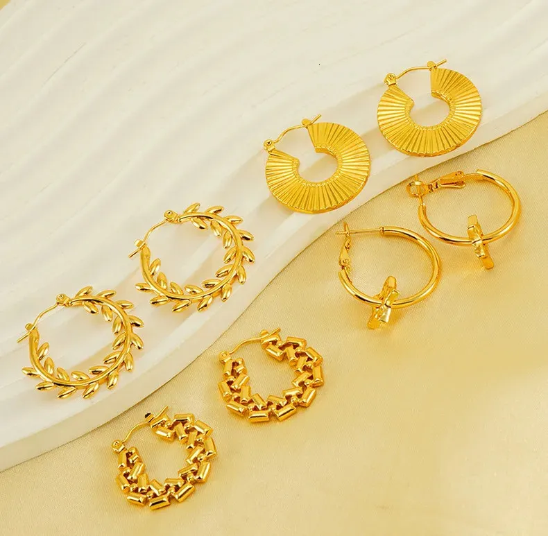 Orecchini A Cerchio Stella In Argento 925 Con Zirconia – Piccoli Huggie Ipoallergenici