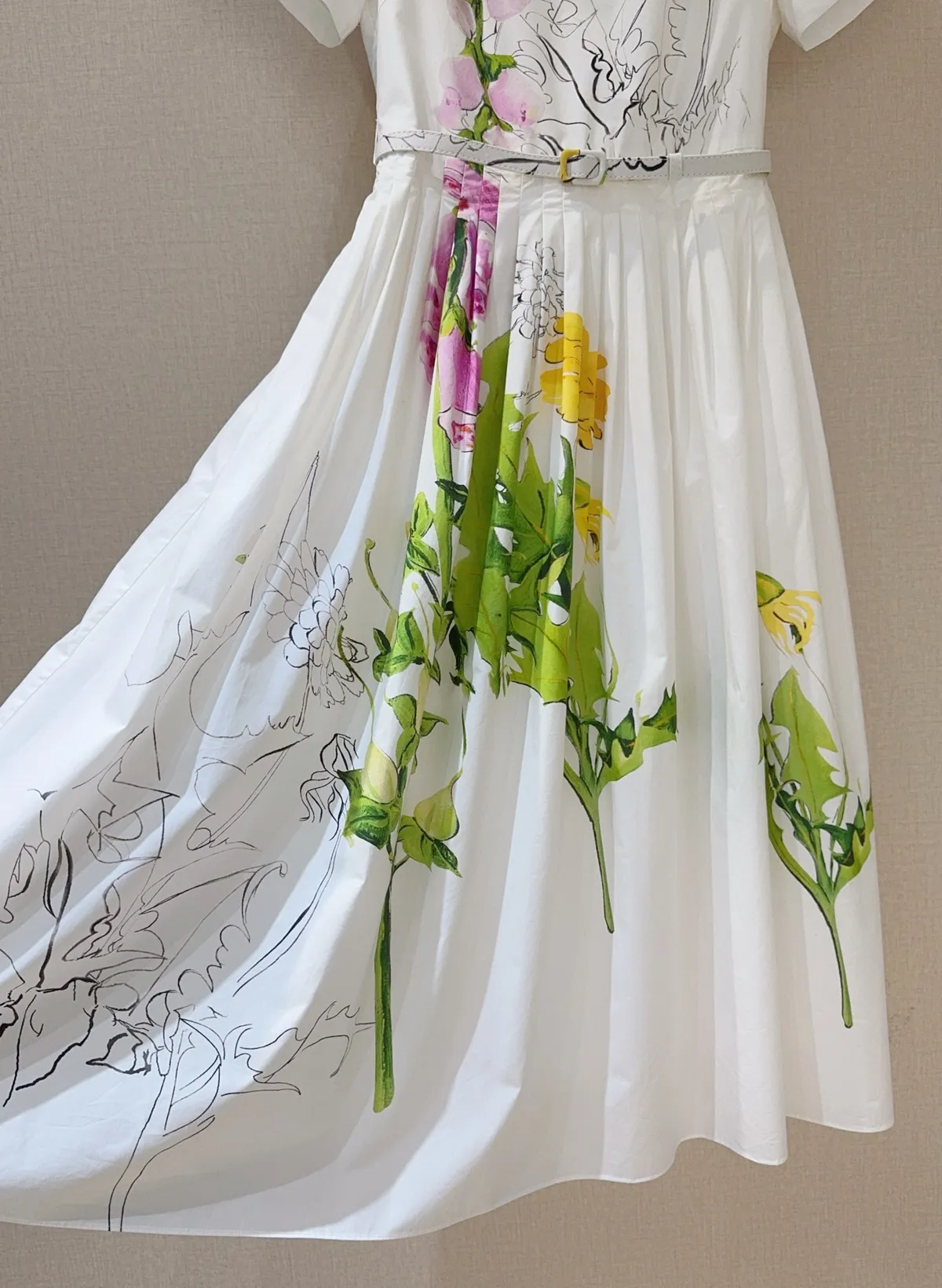 White Floral Print Midi Dress with Gathered Empire Waist and Short Sleeves - Mid-Calf A-Line Cotton Dress from Dhgate Basic & Casual Dresses - price 176.64 White Floral Print Midi Dress with Gathered Empire Waist and Short Sleeves - Mid-Calf A-Line Cotton Dress from Dhgate Basic & Casual Dresses - price 176.64