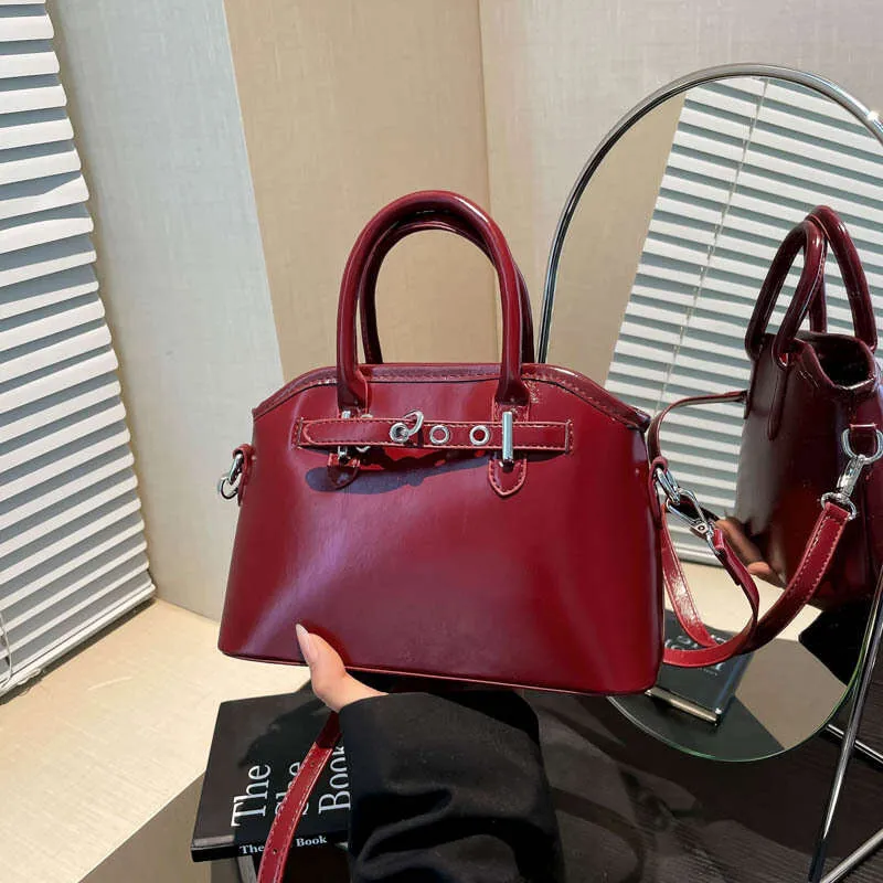 2025 Nuova Piccola Conchiglia Dal Design Di Nicchia Donna Con