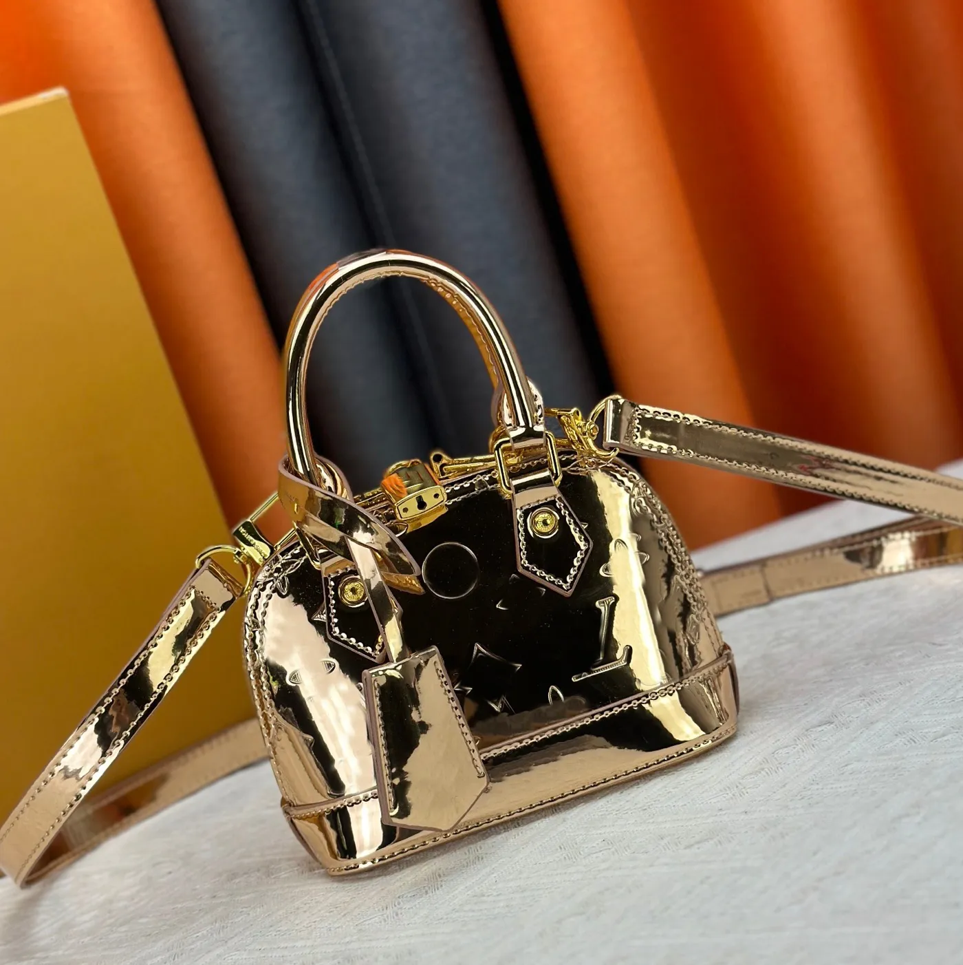 Luxury Gold And Silver Shell Bag With Mirror Surface Designer Silver ...