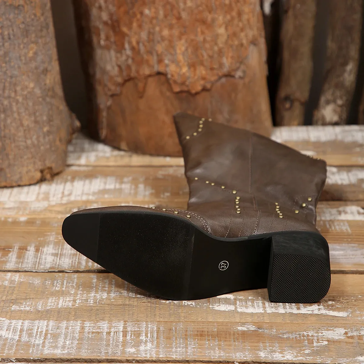 Retro American Brown High Rivet Knight Tall Boots For Women_voghion.com