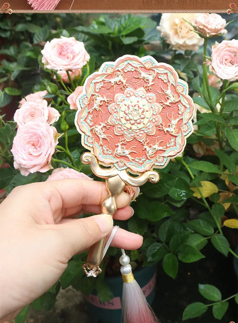 Museo Cultural Y Creativo Ciervo De Nueve Colores Estilo Antiguo Relieve  Espejo De Maquillaje De Metal De Mano Regalo Ddmynov De 12,59 € | DHgate, image size:790x1074