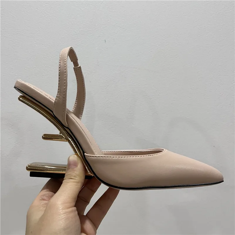 Scarpe tacco strane best sale