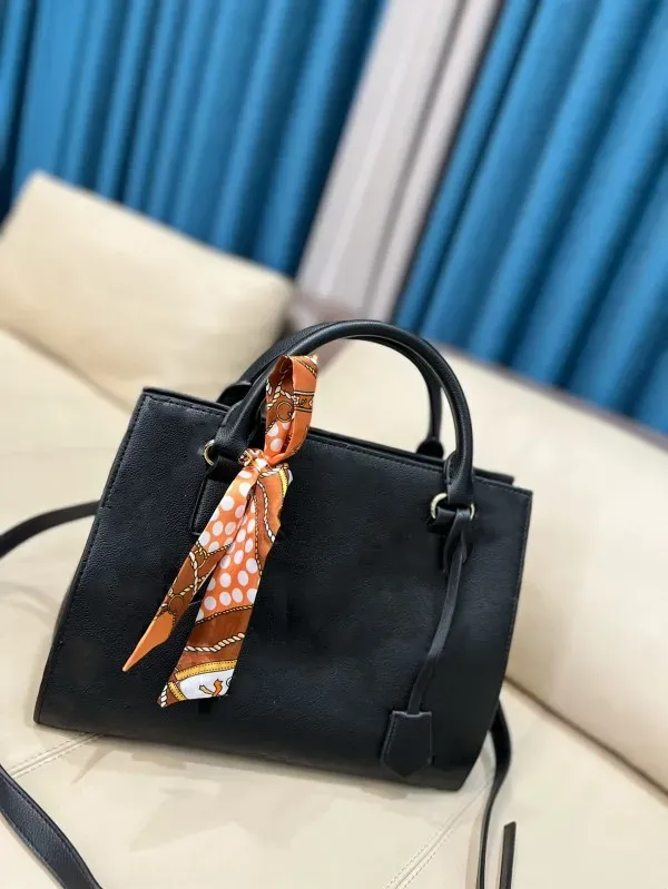 Women bgas Embossed Fashion Shopping Satchels backpack bags shoulder crossbody messenger bag leather Silk scarf hobo handbag Luxury designer purses Totes wallet