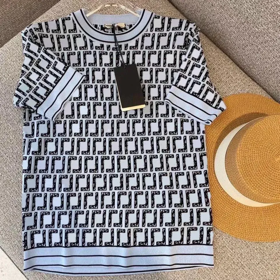 Designer luxury women`s knit and dress temperament full crewneck full F letter T-shirt ice silk small shirt thin jacquard knit top T-shirt