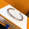 Fashion Bracelets Elegant Bangle for Man Woman Luxury Bracelet Letter Design Jewelry 3 Color Optional2773