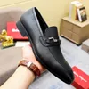 Designer Men Penny loafer skor yan tramezza loafers moccasin med gancini sko fashionabla och mångsidiga avslappnade läderskor