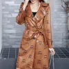 Trench da donna Designer di alta qualità in pelle di alta qualità cappotto lungo la cintura manica con manica a manicotto stampato awuz