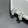 Boucles d'oreilles créoles en perles de type C cloutées pour femmes, aiguilles en argent 925