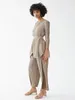 Kvinnors tvådelade byxor Miyake Pleated Pant Set Women 2024 Spring Original Abaya Dubai Designer Metal V-Neck Tops With Belt