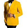 Abiti da uomo Velluto giallo per uomo Africano doppio petto 2 pezzi Giacca da sposa Sposo Tuxedo Set moda Blazer con pantaloni neri