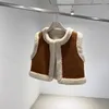 Gilets pour femmes Beige Polaire Peluche Veste Veste 2024 Chic Hiver Laine d'agneau Cachemire Gilet pour Femmes Femme Sans Manches Solide Réservoir