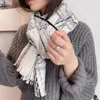 Scarves 2024 Fashion Winter Women's Of Black And White Checkered Wool Scarf Warm Cashmere Pashmina Thick Shawl