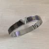 3 kleuren hoge kwaliteit titanium staal echt lederen armband vrouwen liefde designer armbanden vierbladige bloem armbanden V brief mode J270i