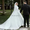 Plus Size Moslim Islamitische Trouwjurk 2024 Pailletten Lange Mouw Baljurk Kerk Bruidsjurken Met Veren Hoge Hals Tuin Landelijke Stijl Robe De Mariee Vestios Novia