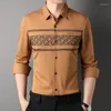 Camicie casual da uomo Camicia di qualità di lusso di arrivo Tendenza aziendale britannica Moda Manica lunga Autunno Lettera Stampa Fondo Lana Abbigliamento da uomo