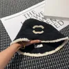 Bucket hat designer bucket hat Luxury hat good-looking bucket hat solid colour letter design out of the house versatile style with clothes super good-looking