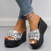 Pantofole Catena metallica Ciabatte da donna Estate Peep Toe Sandali con zeppa con plateau e zeppa in tono di colore oro argento