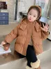 Down Coat Girl's 2024 Kış Kış Moda Kalınlaştırılmış Beyaz Ördek Pamuklu Çaplı Çocuk Hoodie Saf Renk Sıcak Keep