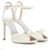 6002 Verano Marcas de lujo Sacora Zapatos de vestir Perlas blancas Bombas de cuero Señora Tacón de aguja Correa en el tobillo Boda nupcial Zapatos de tacón alto