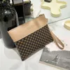 Pochette da donna Portamonete 2023 Nuova busta stampata vintage Borsa portatile di grande capacità per monete e telefoni cellulari