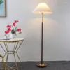 Vloerlampen Minimalistische Italiaanse lamp Dimbaar Veelkleurig Uniek Kantoor Traditionele Led-verlichting Esthetische Lambader Luxe Decoratie