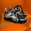 Nieuwe broodsneakers met dikke zool, technologie, stof, contrastkleur, vrijetijdsschoenen, modieuze en comfortabele populaire herenschoenen met zachte zool