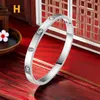 Designer Screw Bangle Bracelet Fashion Luxury Jewelrys Carer Original Trendy 18K Gold Diamond for Women Men Nail Bracelets Silver Jewelry Bracelet BOX0