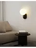 Lampada da parete 2024 Designer Camera da letto Comodino Minimalista Corridoio Scala Arte Soggiorno Vetro bianco Stile cremoso