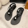 Sandaler kvinnors skor med låga klackar sommar 2024 diamantskor PVC-plast för kvinna flip-flops svarta strass sandal f h