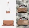 2024 Neue Farbe Mode Luxus Frauen Rivet Evening Bag Persönlichkeitskopf geprägt Haltebühne Umschlag Umhängetasche Straße Trend Kopf Echtes Leder Clhandbag mit Kiste