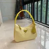 Designer bolsa feminina p novo náilon hobo axilas meia idade pendurado tag lei vara portátil um ombro vintage bolsa feminina kendou mesmo estilo