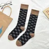 Femme chaussettes concepteur luxe bas qualité confortable genou jambe longue marque chaussette avec lettre impression noir blanc Streetwear