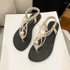 Sandaler kvinnors skor med låga klackar sommar 2024 diamantskor PVC-plast för kvinna flip-flops svarta strass sandal f h