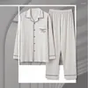 メンズスリープウェアメンパジャマスプジャマ秋コットン長袖ルーズカーディガンは、ホームドレスエムボイトメントパジャマセットの外で着用できます
