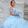 2024 Vintage Sky Blue Quinceanera klänningar från axel spetsar applikationer kristallpärlor 3d blommor bollklänning gästklänning kapell tåg kväll prom klänningar