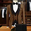 Abiti da uomo 20 colori Formale Beige Uomo Set Slim Fit Sposo da sposa Groomsman Smoking Disegni di moda su misura Blazer Gilet Pantaloni 3 pezzi