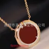 Tifannissmhalsband av högsta kvalitet för kvinnor Online -butik 2024 Ny Rose Gold Double Round Natural Stone Red Agate White Shell svart liten stor