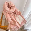 Sciarpa in cashmere double face con lettera per il calore autunno-inverno da donna Scialle con nappe versatile e spesso