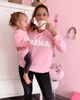 Mama Mini Letter Print Mother Daughter Clothes Family Matching Hoodies Lång ärm Sweatshirt för Mother Kids Family Outfits 240102